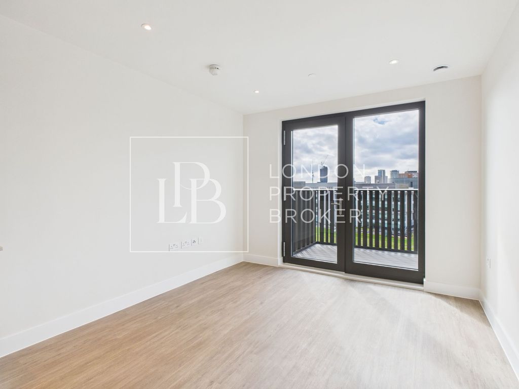 Property photo 3 of 13