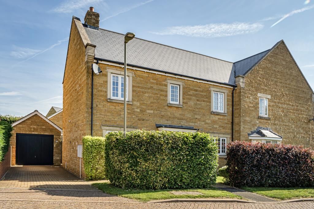 Property photo 1 of 14 External View