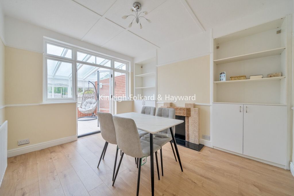 Property photo 3 of 18 Picture No. 06