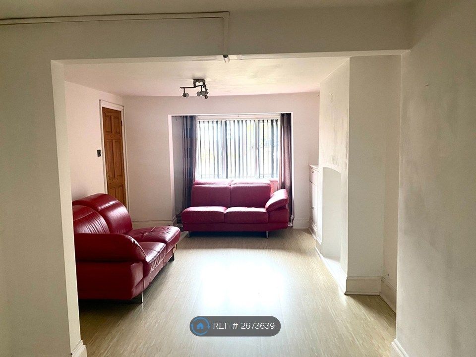 Property photo 2 of 27 Living Room