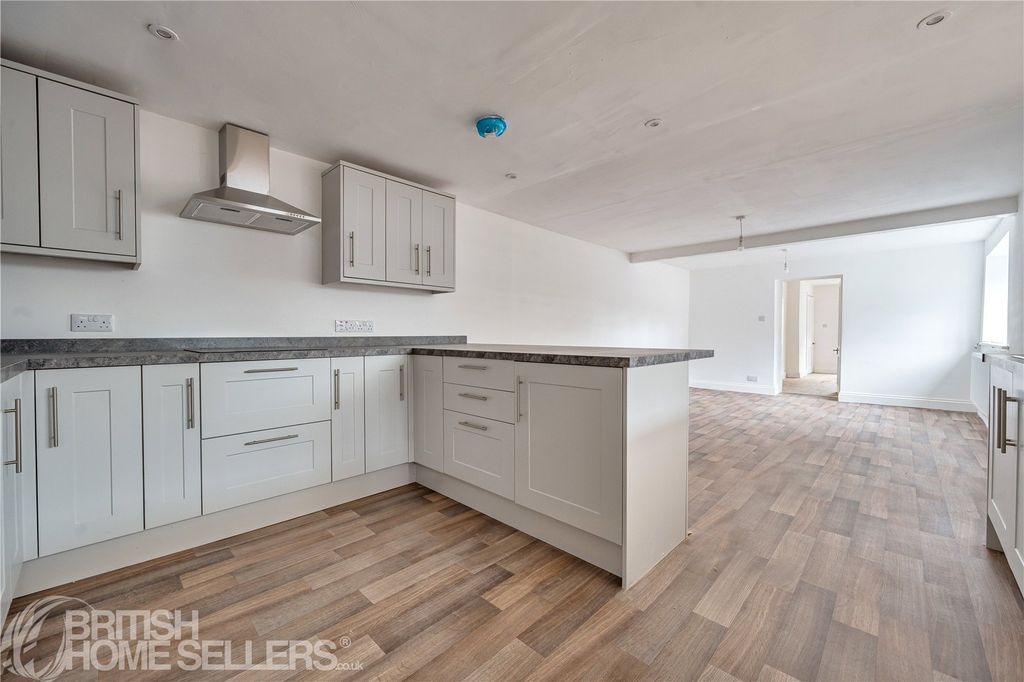 Property photo 3 of 21 Picture No. 15