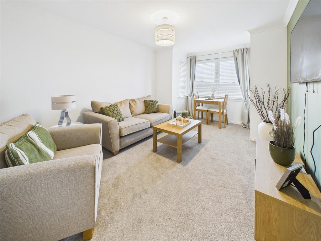 Property photo 3 of 14 Cam03782G0-Pr0248-Still027_Alt.Jpg