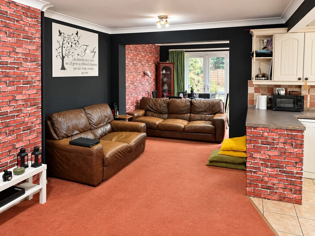 Property photo 3 of 18
