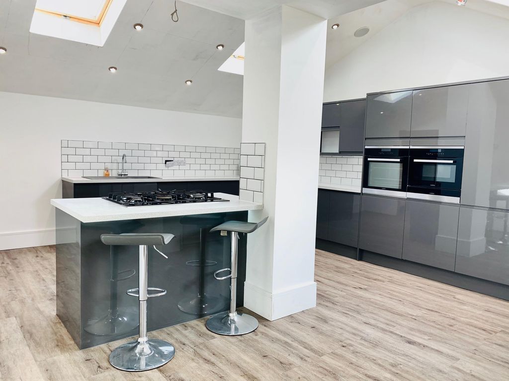Property photo 1 of 12 Kitchen