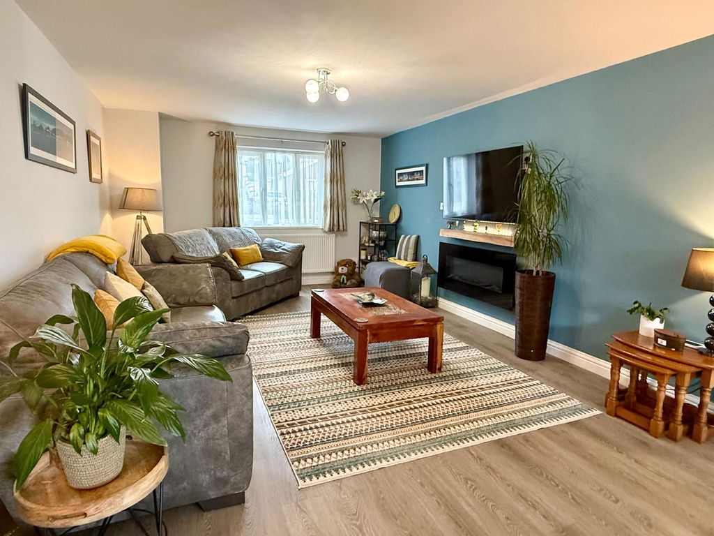 Property photo 3 of 29