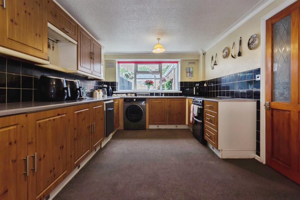 Property photo 3 of 20