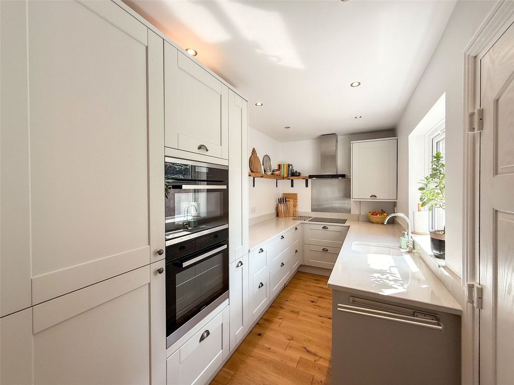 Property photo 3 of 14 Kitchen