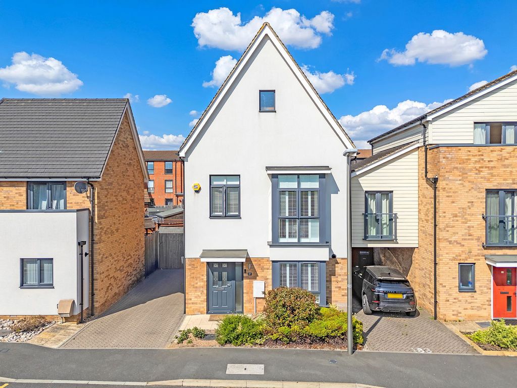 Property photo 1 of 32