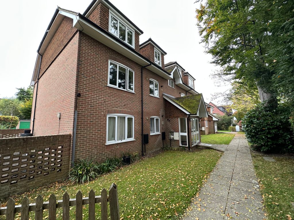 Property photo 1 of 8 Outside Front 1.Jpeg