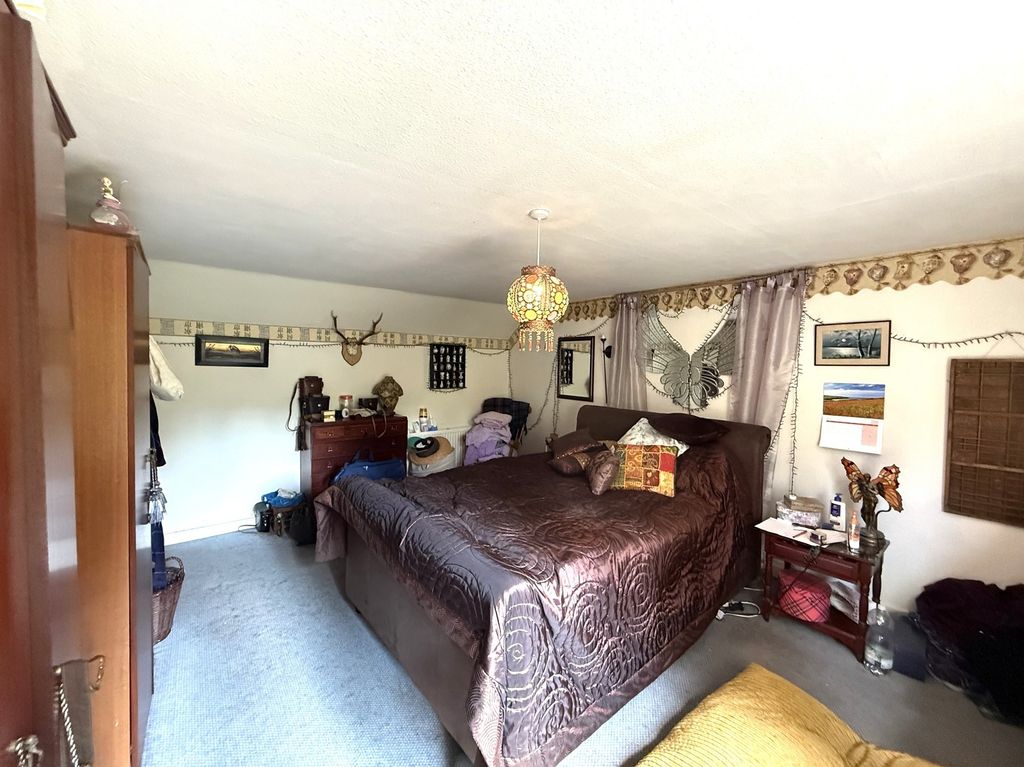 Property photo 3 of 7 Bedroom 1