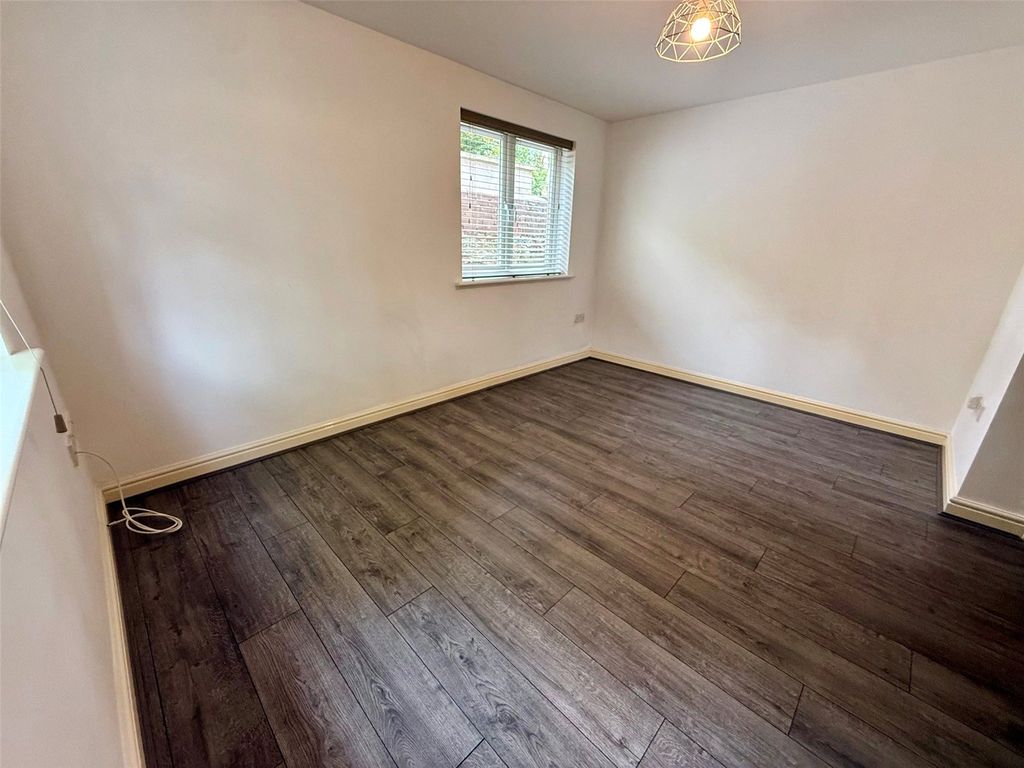 Property photo 3 of 24 Picture No. 39