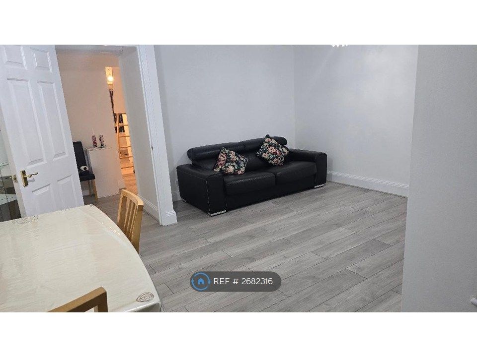 Property photo 2 of 6 Living Room