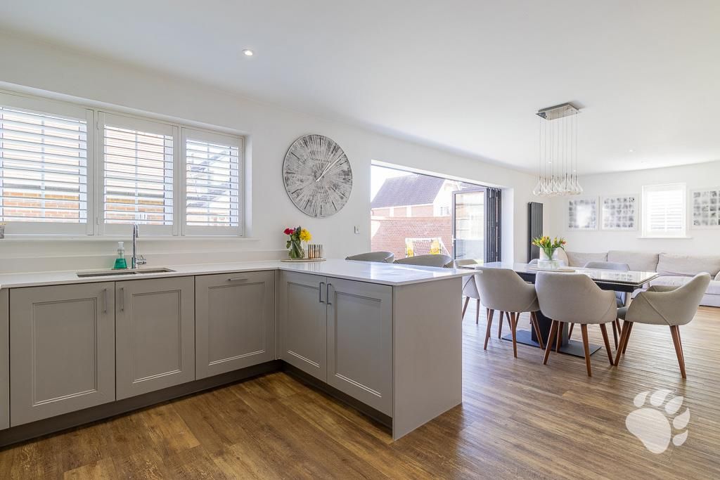 Property photo 2 of 27 Open-Plan Living Room