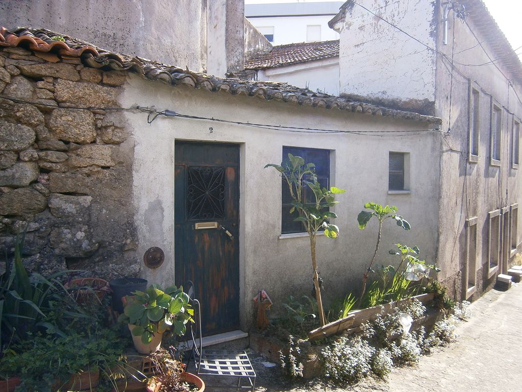 Property photo 1 of 2