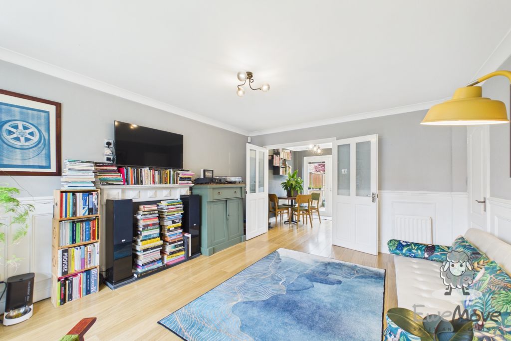 Property photo 3 of 13 16