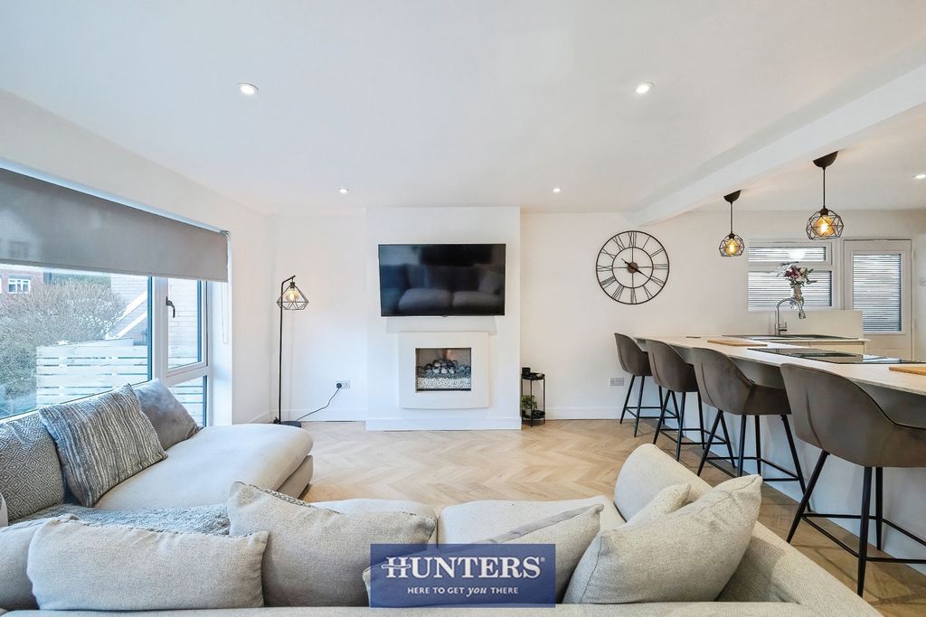 Property photo 2 of 42 Pbox-Img.Jpg