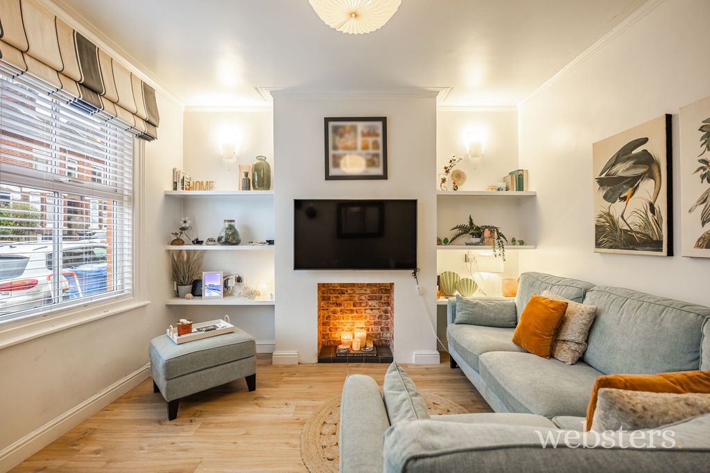 Property photo 2 of 20