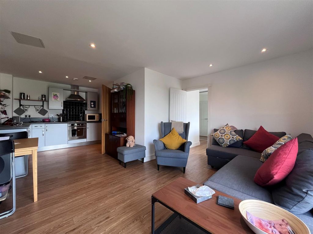 Property photo 3 of 6 3.Jpg
