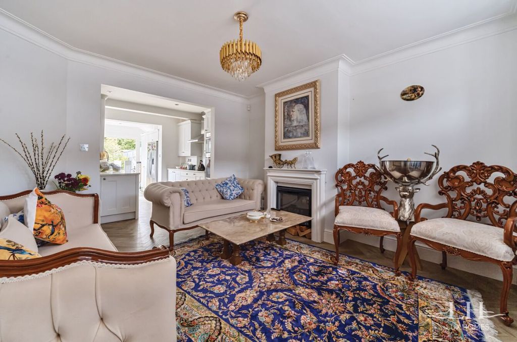 Property photo 3 of 22