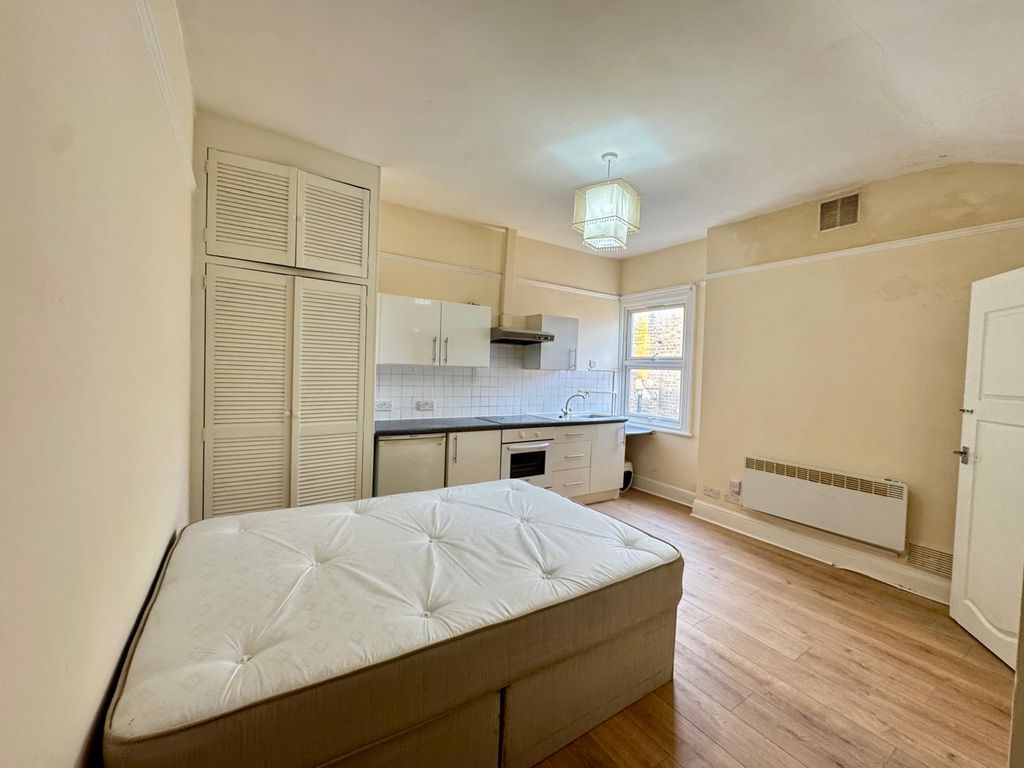 Property photo 1 of 3