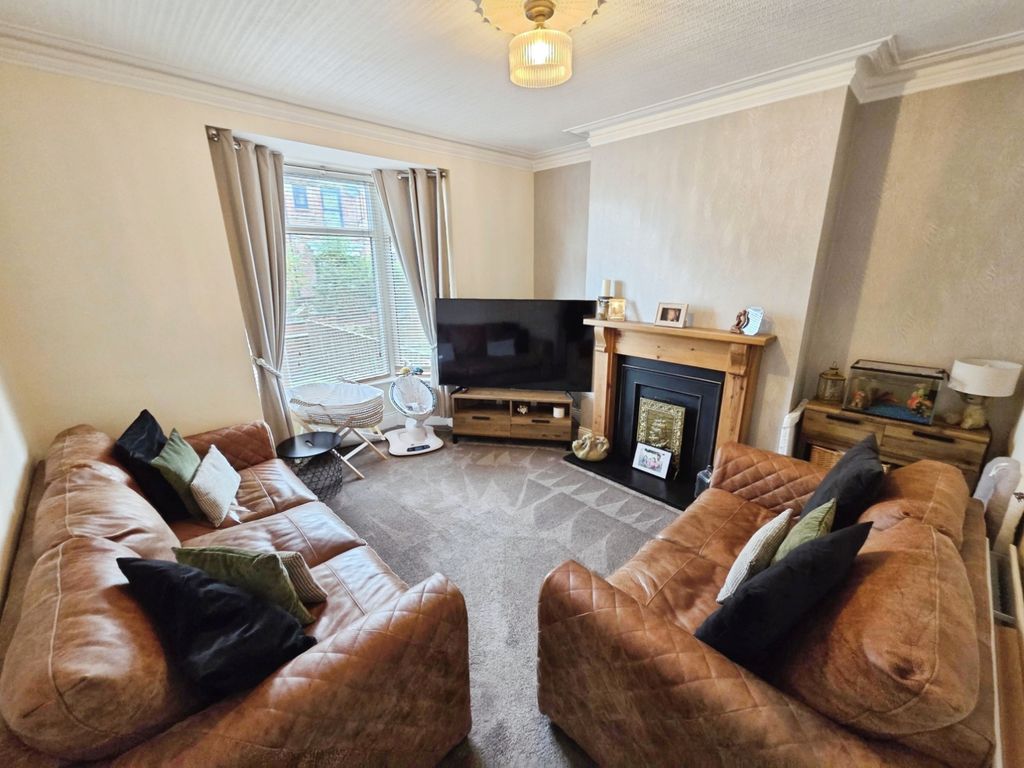 Property photo 2 of 12 Pbox-Img.Jpg