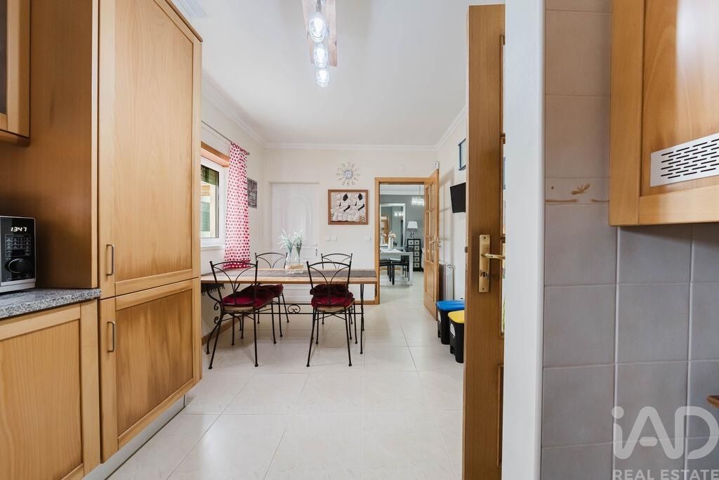 Property photo 3 of 28