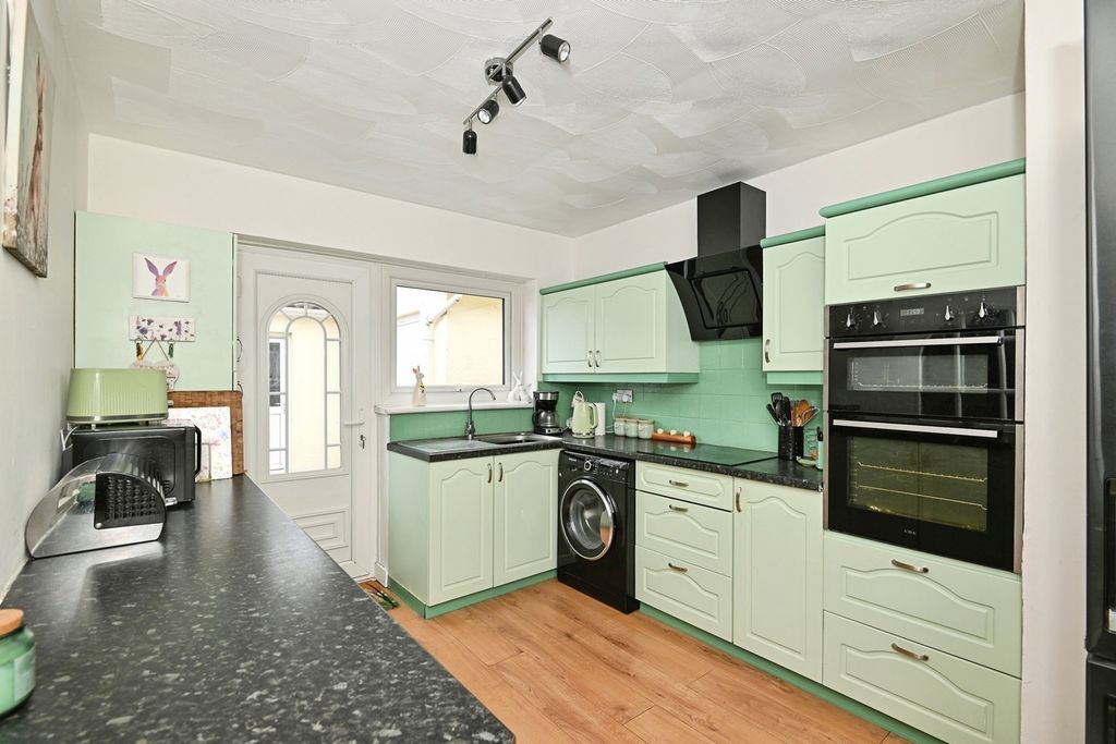 Property photo 3 of 23 Photo