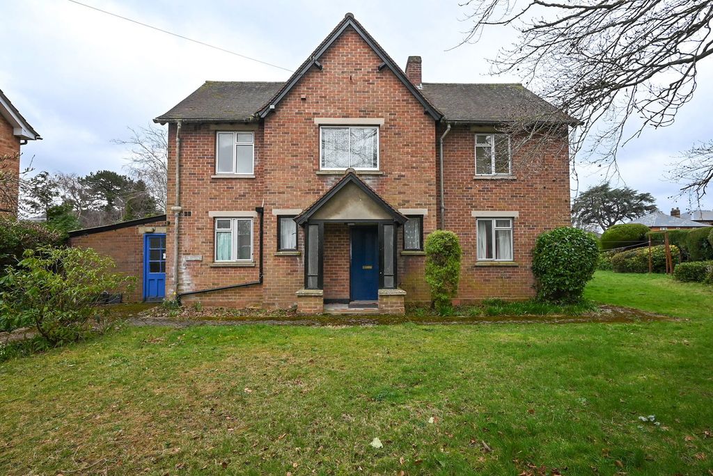 Property photo 2 of 20