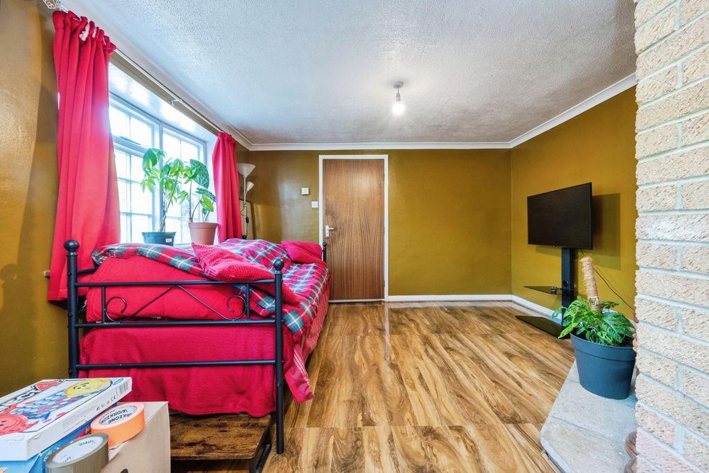 Property photo 3 of 13 Pbox-Img.Jpg