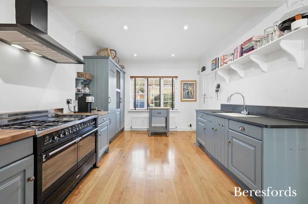 Property photo 2 of 36 Picture No. 26