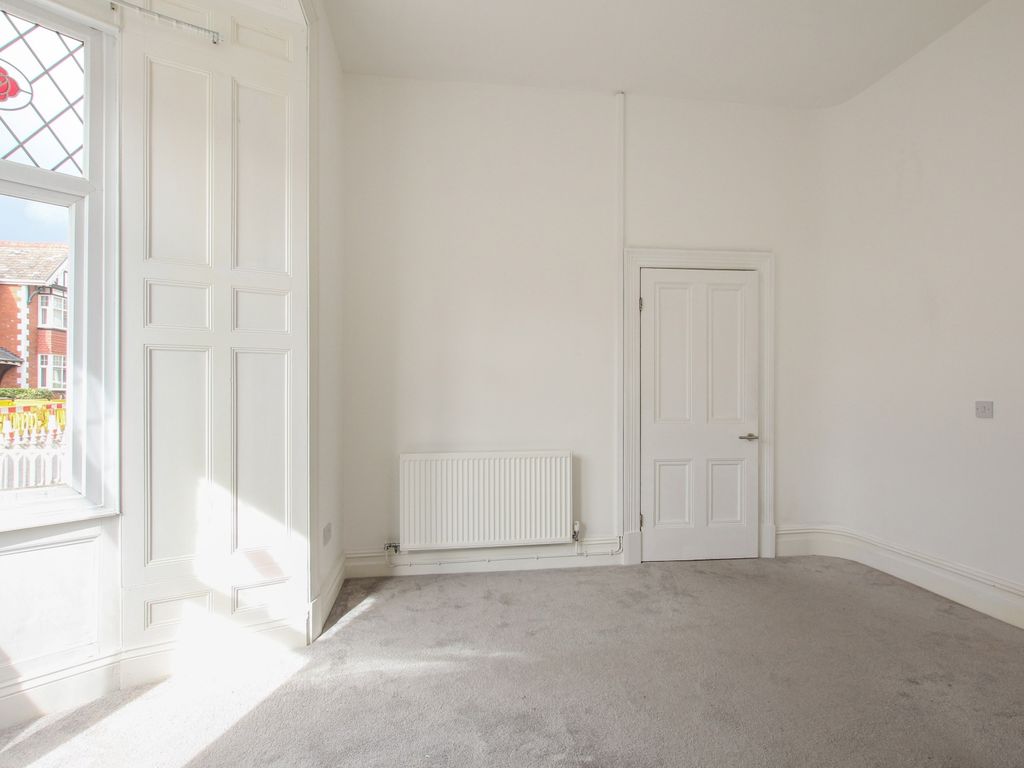 Property photo 3 of 19 Image 2