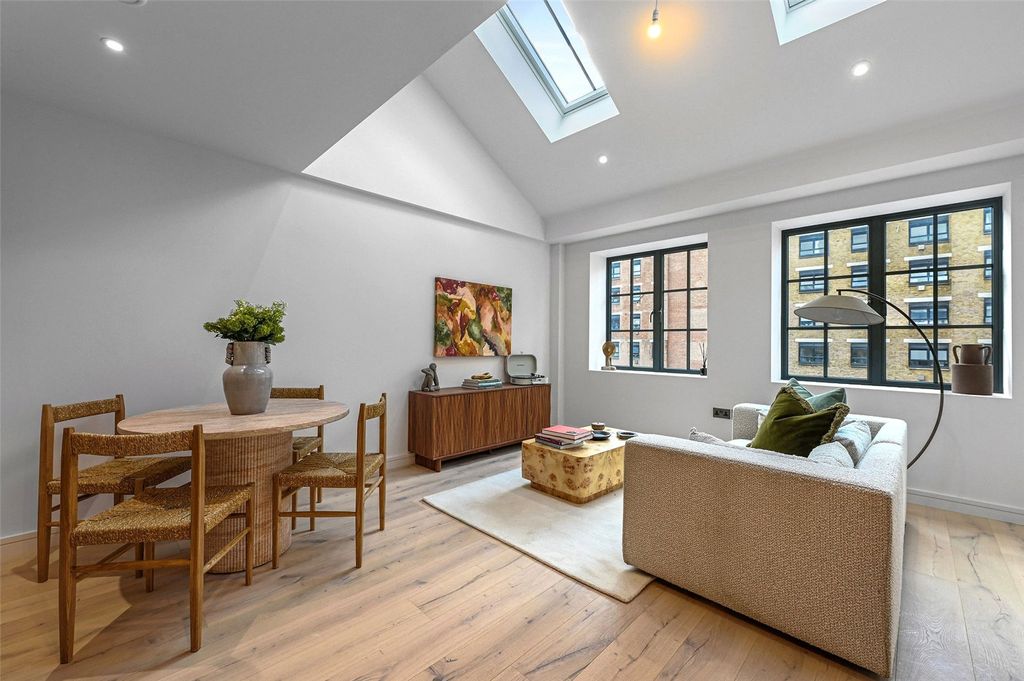 Property photo 1 of 29 Reception