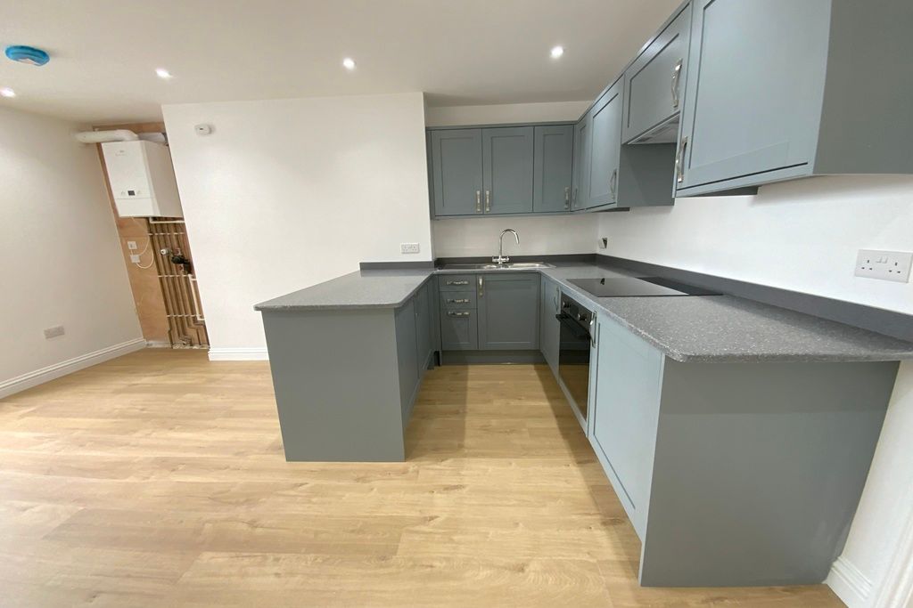 Property photo 2 of 10 Kitchen