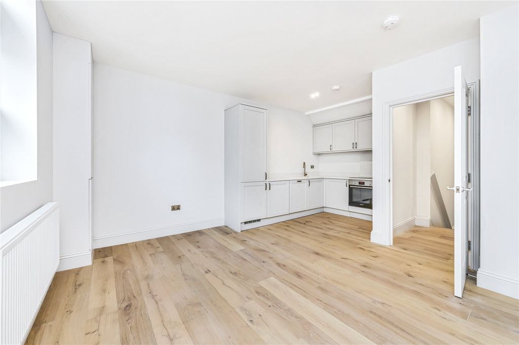 Property photo 1 of 16 Picture No. 04