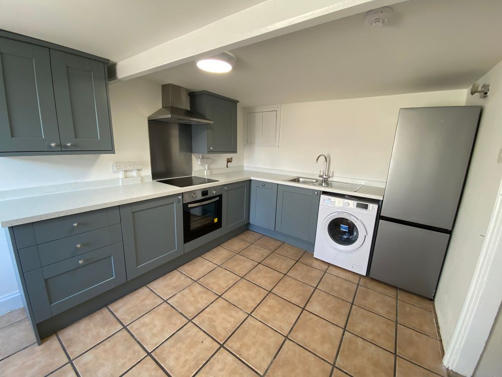 Property photo 2 of 25 Kitchen