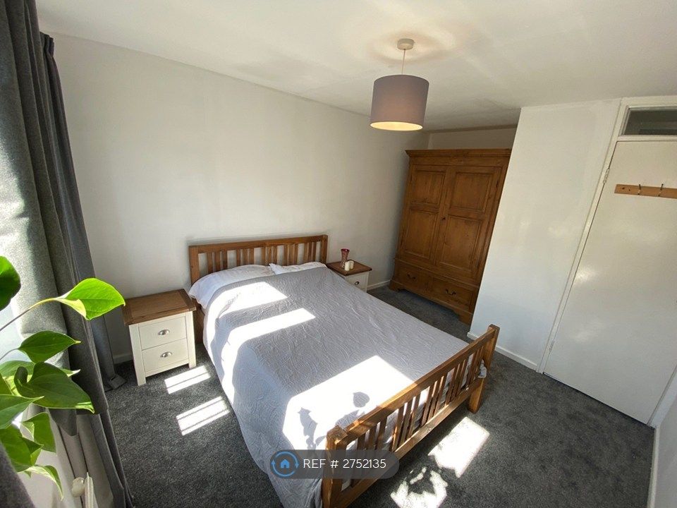 Property photo 1 of 14 Bedroom 1