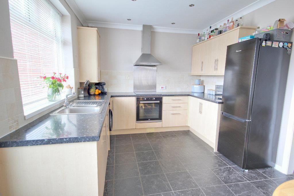 Property photo 2 of 13 Img_0903-Img_0905_Lzn.Jpg