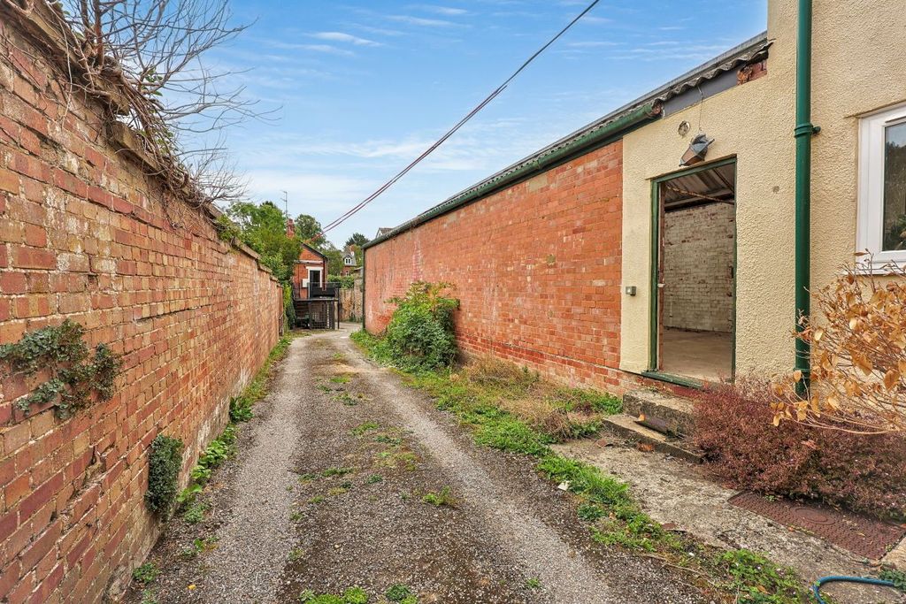 Property photo 3 of 16