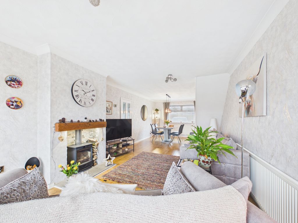 Property photo 3 of 33