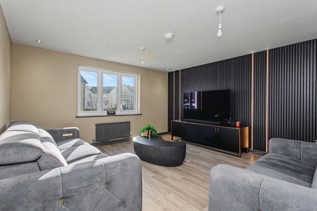 Property photo 2 of 19 Property Image 2