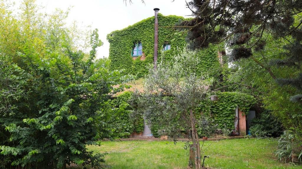 Property photo 1 of 30