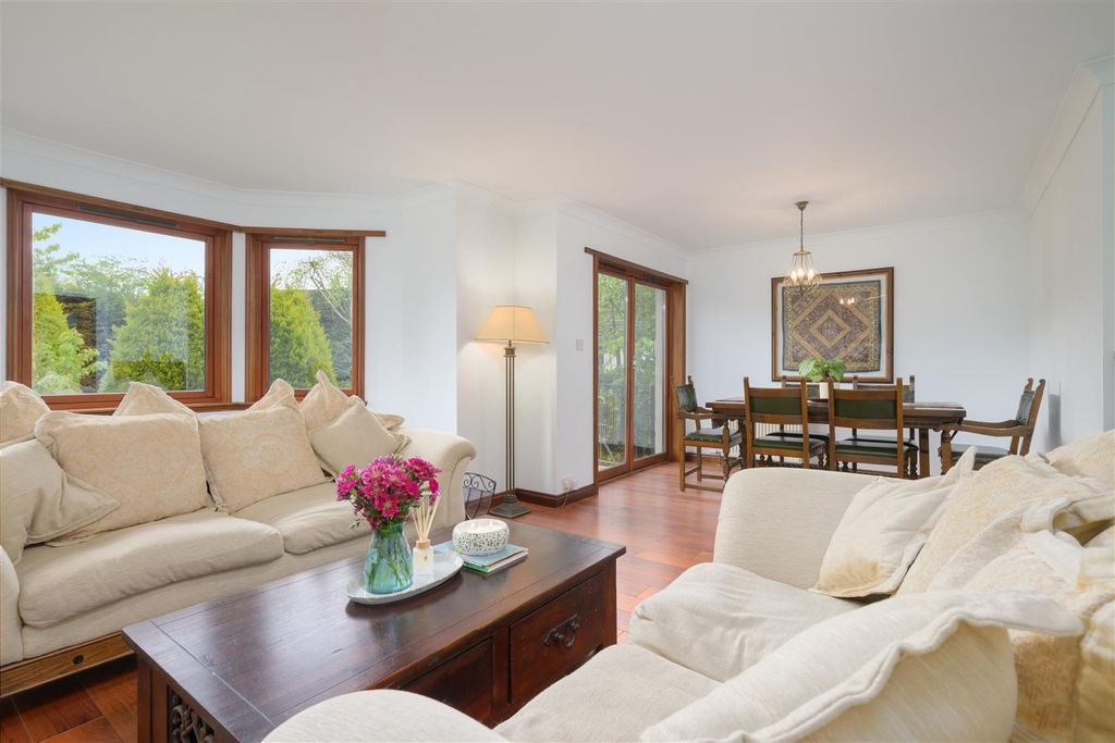 Property photo 3 of 33 S003.Jpg