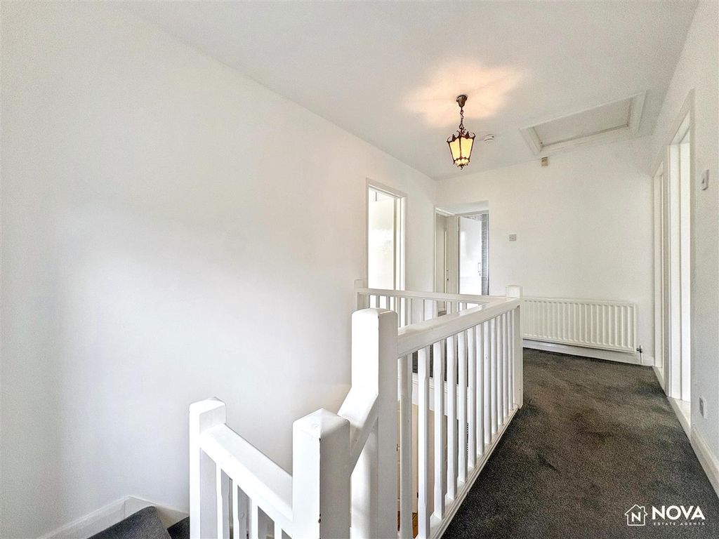 Additional image 26 of 4 bed detached house for saleOld Bedford Road, Luton LU2