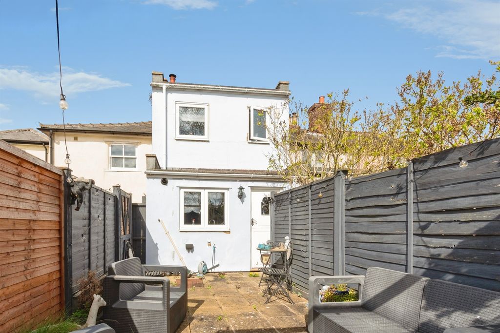 Property photo 3 of 15