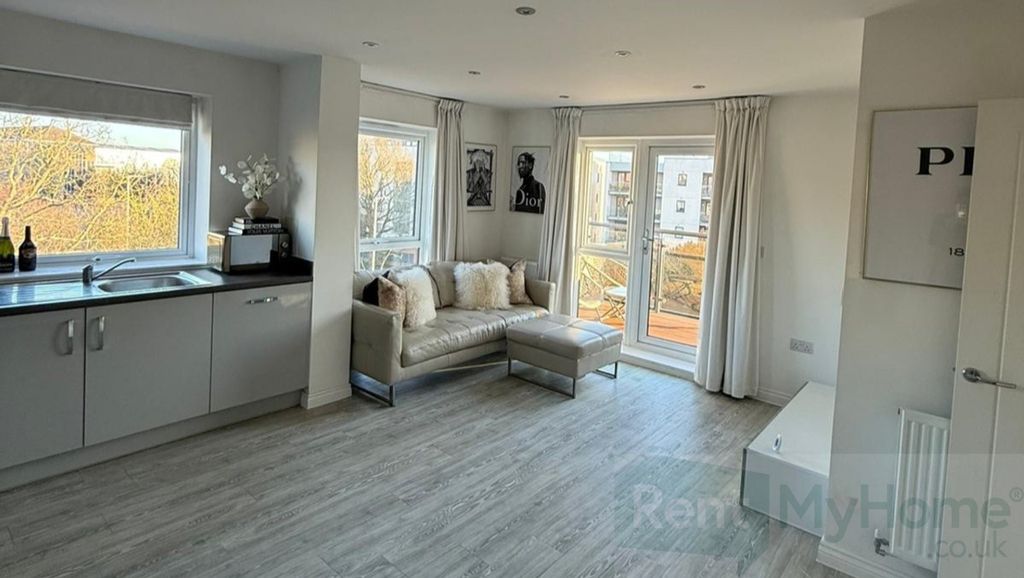 Property photo 3 of 10 975279_5_12426533