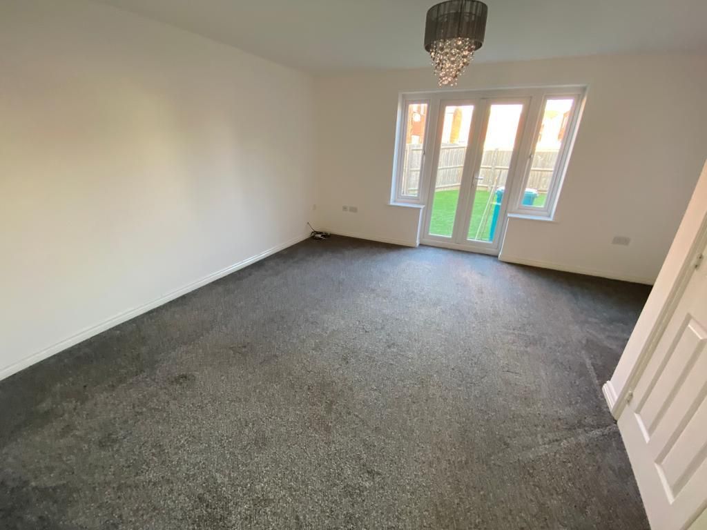 Property photo 3 of 13 Thumbnail_F5d35190-1A9d-4930-A4E9-50c29E2493Fa.Jpg