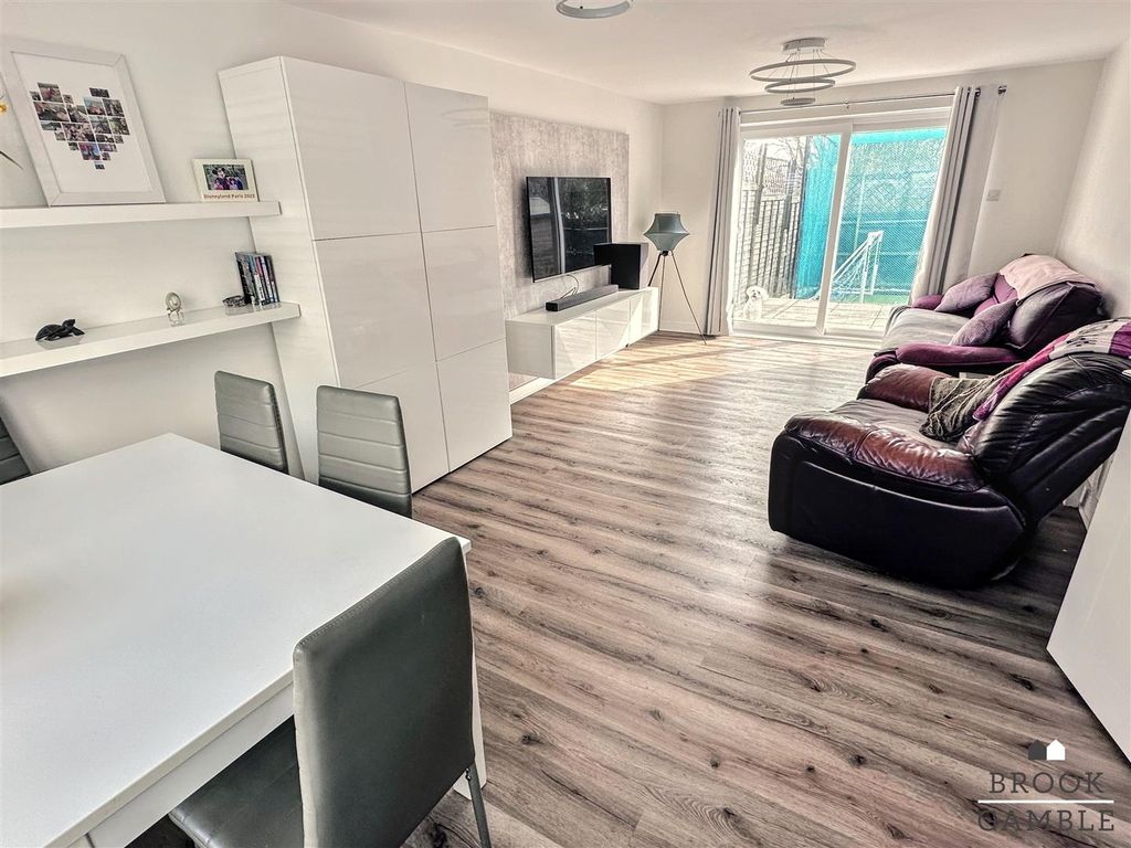 Property photo 2 of 19 01323 438506