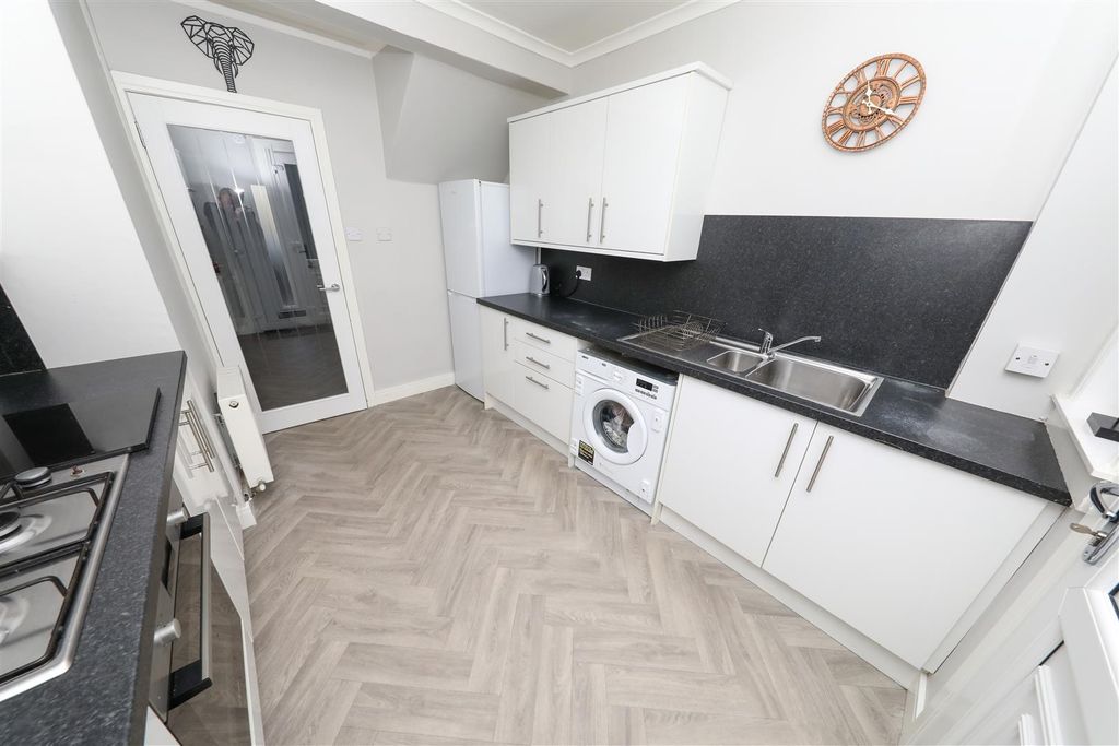 Property photo 1 of 14 d