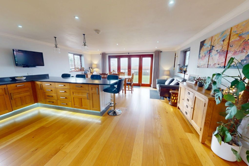 Property photo 2 of 30