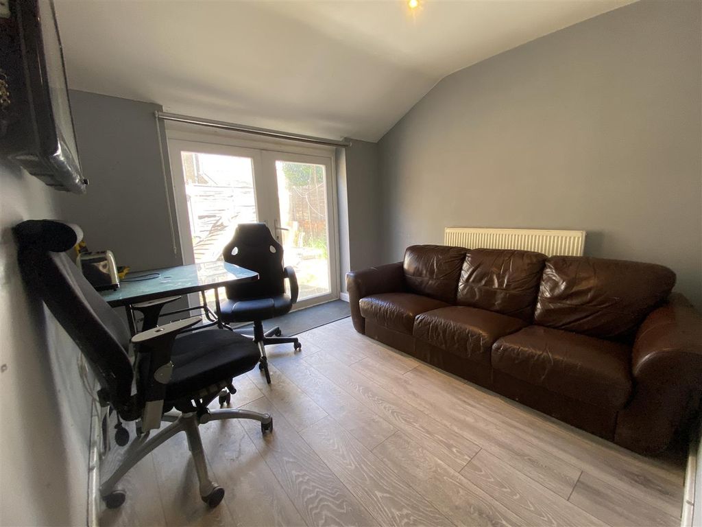 Property photo 2 of 17 Rear Reception Room
